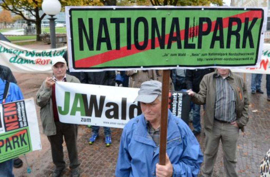 Protest gegen den Nationalpark Nordschwarzwald auf dem Schlossplatz in Stuttgart. Foto: dpa