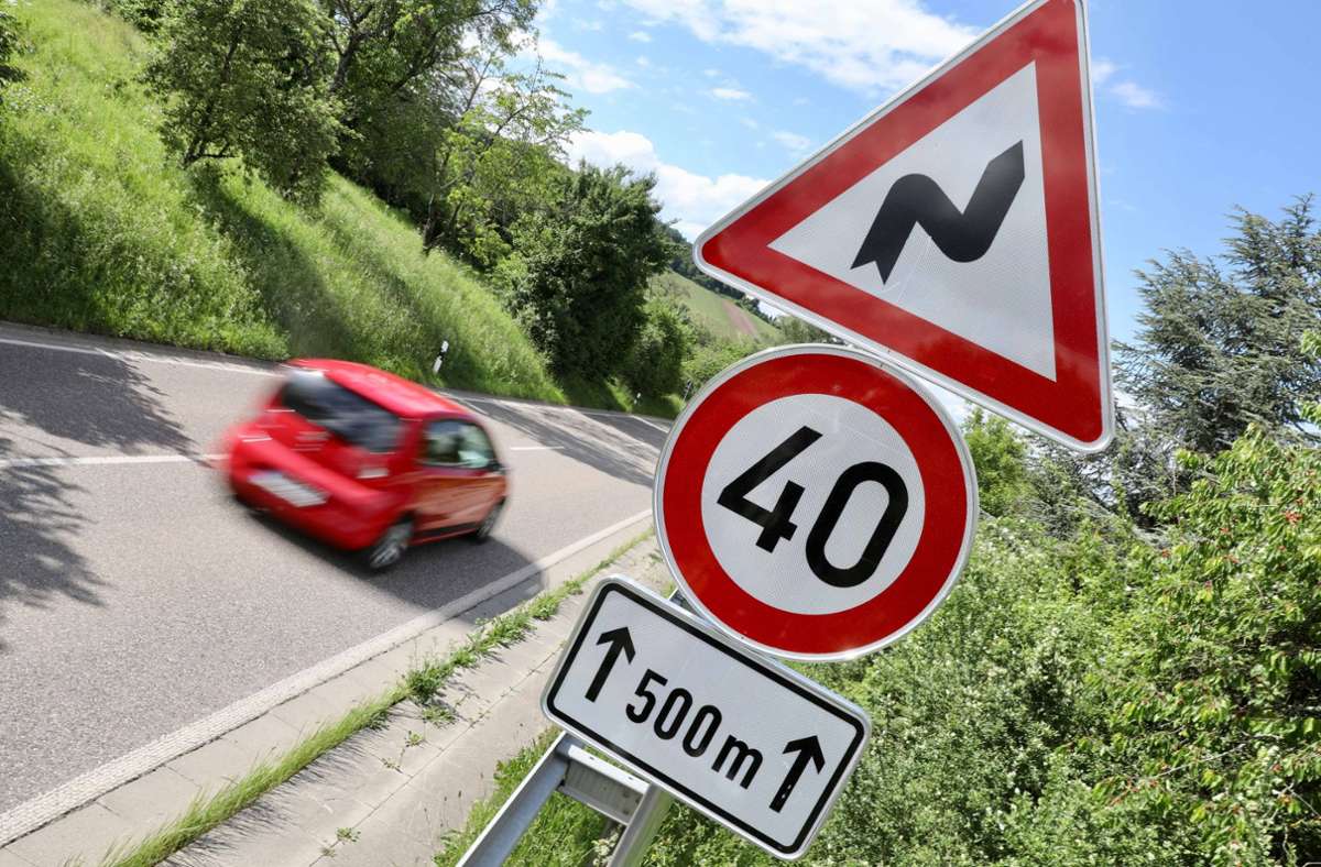 Zwischen Stetten und der Kreisgrenze nach Esslingen gilt jetzt auf 500 Metern Tempo 40. Foto: Landratsamt/Büttner