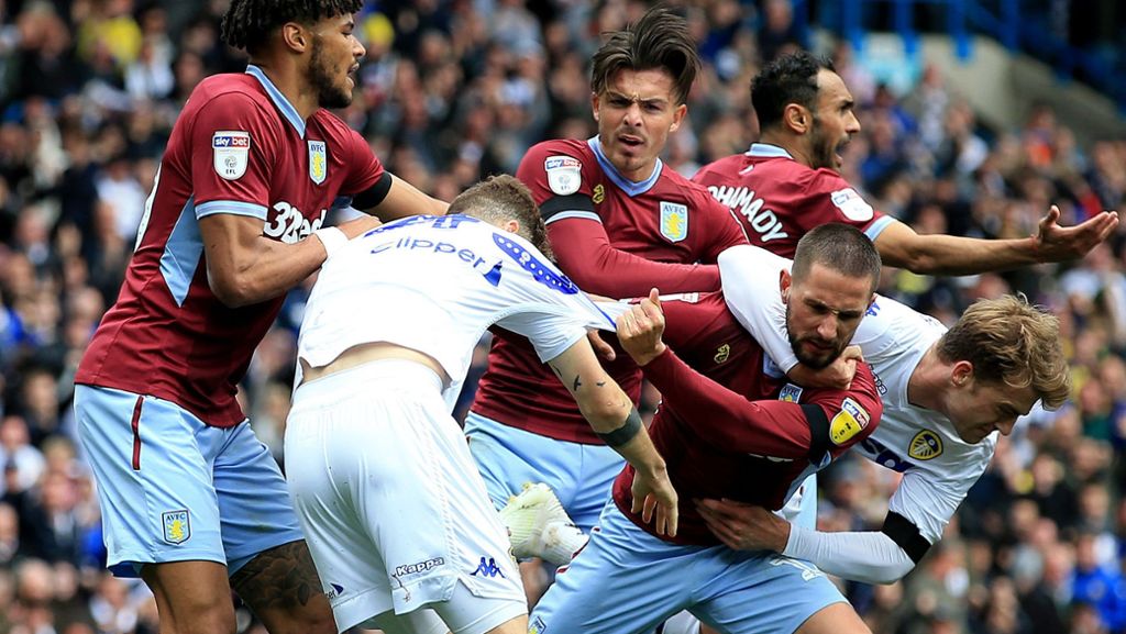 Leeds United gegen Aston Villa: Erst Tumulte, dann große Geste