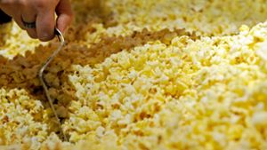 Für viele ein Muss beim Kinobesuch: Popcorn Foto: dpa