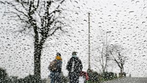 Regen und Niederschlag: Der sonnige Frühling macht eine Pause. Foto: dpa/Bernd Weißbrod