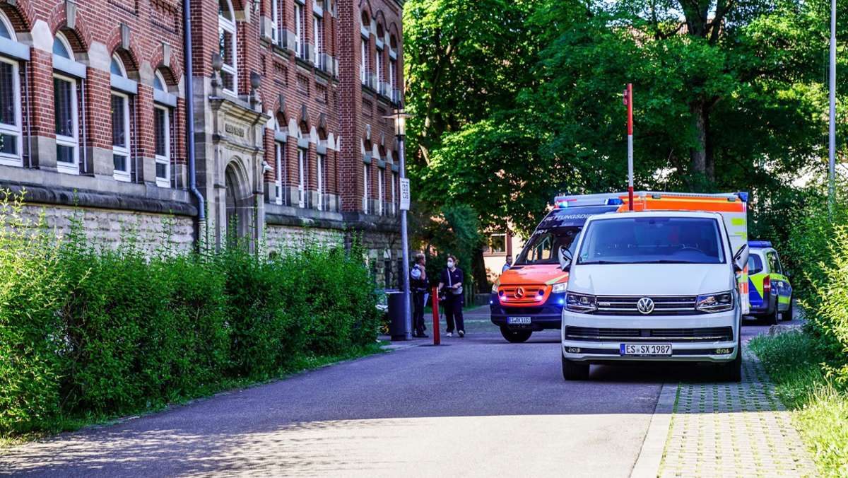 Nach Tat in  Esslinger Katharinenschule: Messer-Angreifer  in  Psychiatrie untergebracht