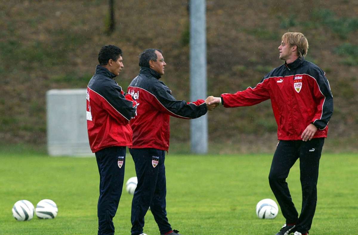 Arbeiteten mehrere Jahre beim VfB zusammen: Trainer Felix Magath (Mitte) und Keeper Timo Hildebrand (rechts), hier im Jahr 2003 mit dem damaligen Co-Trainer Krassimir Balakow. Foto: imago/Sportfoto Rudel