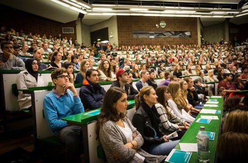 Ein Hörsaal an der Universität  Hohenheim: Studenten ohne Abitur gibt es hier so gut wie gar nicht, an der Universität Stuttgart ist es ähnlich Foto: Lichtgut/Achim Zweygarth