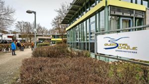 Die Gemeinschaftsschule in Schwieberdingen ist die drittgrößte im Land – und bietet Stoff für sehr viel Streit. Foto: factum/Weise