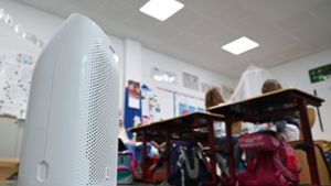 Luftfilter in Schulen sollen das Ansteckungsrisiko verringern. Foto: dpa/Arne Dedert