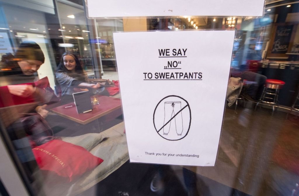 Nein zu Jogginghosen: Das Stuttgarter Café „Le Theatre“ verbietet die gemütlichen Hosen. Foto: dpa