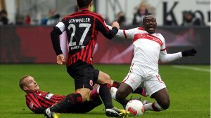 VfB-Verteidiger Arthur Boka überzeugt auch als Stratege. Foto: dpa