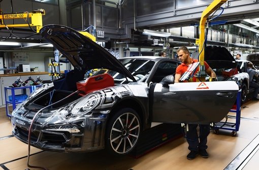 Seit 1963 läuft in Zuffenhausen der porsche 911 vom Band, mittlerweile wurden mehr als 800 000 Exemplare produziert. Foto: Porsche AG