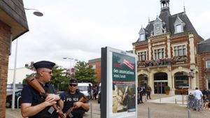 Die französische Polizei hat Ermittlungskreisen zufolge in Zusammenhang mit dem Anschlag auf eine Kirche im Norden des Landes eine Person verhaftet. Foto: AP