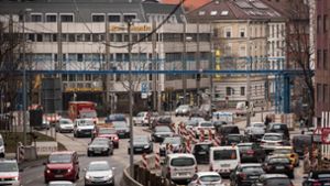 Die Städte wie hier Stuttgart kämpfen gegen eine hohe Schadstoffbelastung der Luft. Das Kfz-Gewerbe fordert jetzt Umstiegsprämien für die Besitzer älterer Autos. Foto: Lichtgut/Max Kovalenko