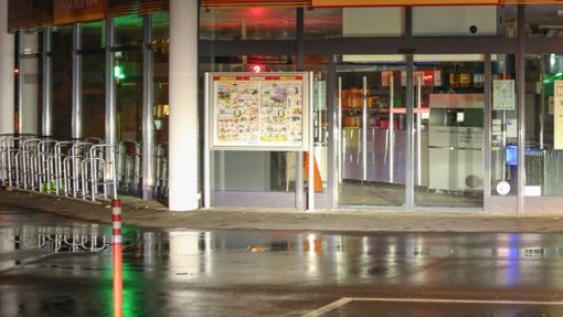 Ein 34 Jahre alter Mann soll ein vierjähriges Mädchen in einem Supermarkt in Wangen im Allgäu mit einem Messer attackiert haben. Foto: dpa/David Pichler