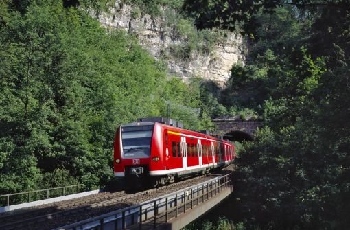 RegionalExpress zwischen Singen und Stuttgart Foto: DB AG/Georg Wagner