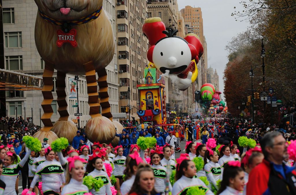 Als gewaltige Ballons waren dieses Jahr bei der Thanksgiving-Parade unter anderem zu sehen: die Comicfiguren Charlie Brown von den „Peanuts“ und ... Foto: GETTY IMAGES NORTH AMERICA
