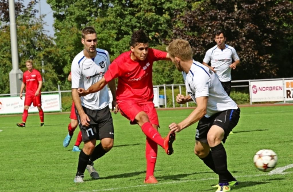 Jamie Miller  trifft beim 2:0-Erfolg des SV Fellbach über die SpVgg Gröningen-Satteldorf. Foto: Patricia Sigerist