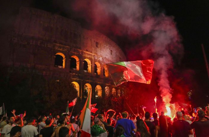 EM-Triumph von Italien: Feuerwerk und Autokorso – So feiern die Italiener ihre Mannschaft