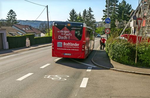 Bus- und Radspur in der Wielandstraße: Auf Basis der Ergebnisse der  Zwischen-Evaluation hält  die Stadt die Sonderspur auch längerfristig für sinnvoll. Foto: Roberto Bulgrin