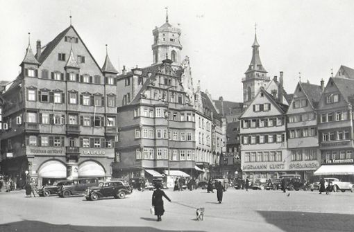 Der Stuttgarter Marktplatz mit den Traditionsgeschäften Haufler und Spielwaren Hermann Kurtz im Jahr 1938. Foto: /Sammlung Wibke Wieczorek
