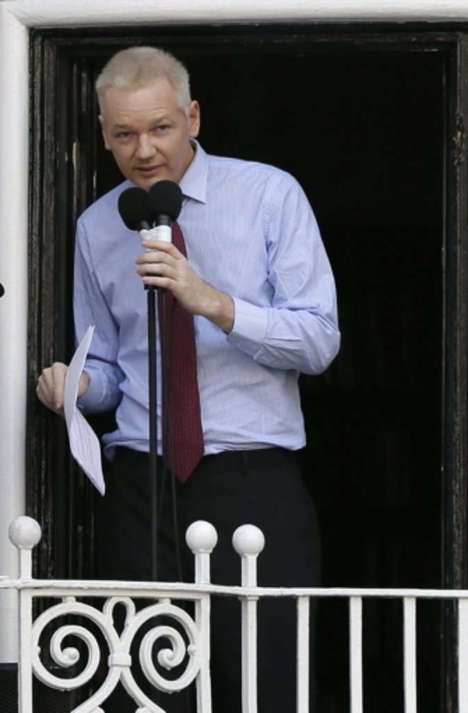 Julian Assange hat vom Fenster der Botschaft Ecuadors 