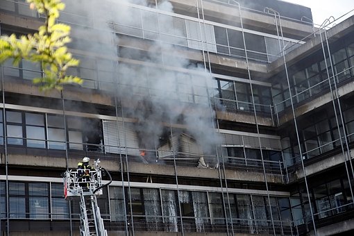 Bei dem Brand an der Uni Vaihingen am Sonntag ist ein Schaden im zweistelligen Millionenbereich entstanden. Foto: www.7aktuell.de | Frank Herlinger