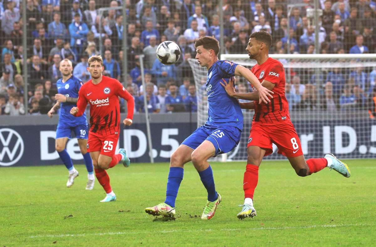 Stuttgarter Kickers gegen Eintracht Frankfurt