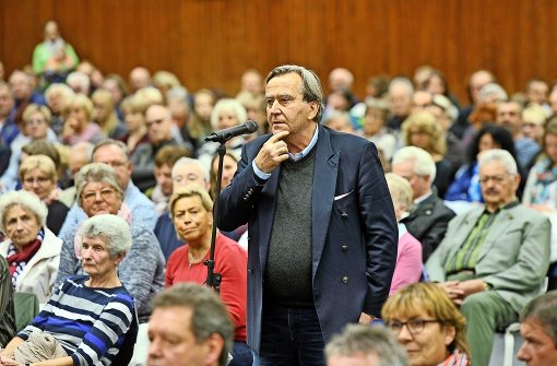 Alt-Stadtrat Michael Graf Adelmann will vom Amtsinhaber wissen, wie er einen klimatischen Wandel schaffen wolle. Foto: Werner Kuhnle
