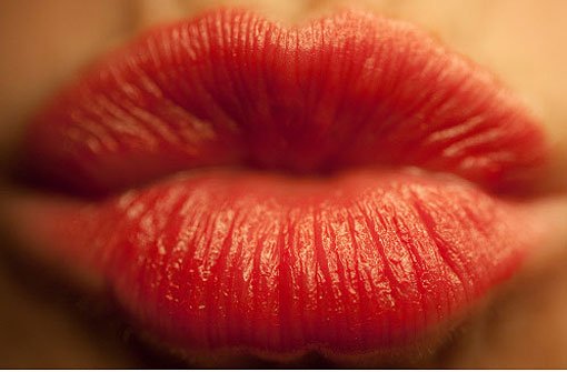 Ein hübscher Kussmund sollte nicht ungeküsst bleiben - schon gar nicht am Valentinstag. Foto: dpa