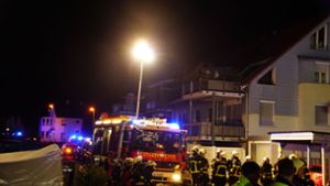 Drei Verletzte bei Feuer in Mehrfamilienhaus