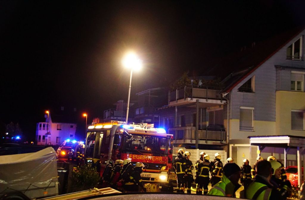 Bei dem Brand in einem Mehrfamilienhaus  wurden drei Menschen verletzt. Foto: SDMG/Hemmann