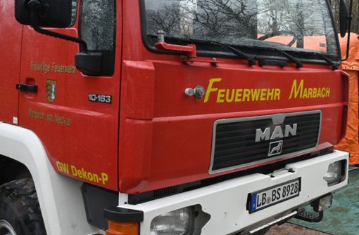 Die Feuerwehr Marbach löschte den Brand schließlich. Foto: Werner Kuhnle