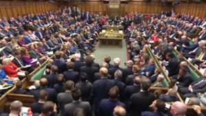 Die Abgeordneten des Unterhauses haben am Mittwoch in London mit großer Mehrheit dem Antrag von Premierministerin Theresa May zugestimmt. Foto: PRU