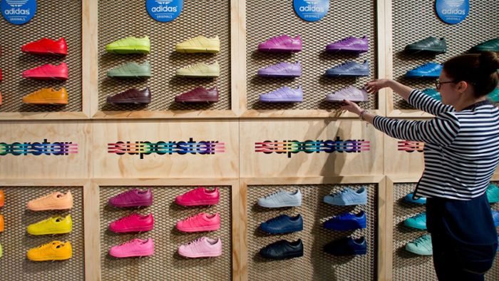 Adidas fertigt  Schuhe aus  Plastikmüll