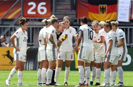 Die deutsche Frauen-Nationalmannschaft ist im EM-Viertelfinale gegen Dänemark ausgeschieden. Foto: dpa