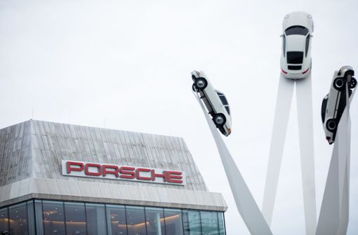 Der Umsatz bei Porsche kletterte im ersten Halbjahr  auf 20,4 Milliarden Euro. Foto: dpa/Christoph Schmidt