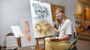 Ob in Öl oder als Aquarell: Auch im Atelier von Matto Barfuss sind die (Wild-)Katzen allgegenwärtig. Foto: Wolfgang Berger