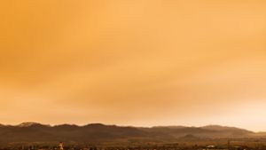So sah der Saharastaub über Südwestdeutschland vor zwei Jahren aus. Foto: dpa/Philipp von Ditfurth