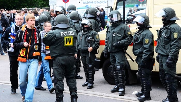 Wachsende Gewalt gegen Polizei macht Landtag ratlos