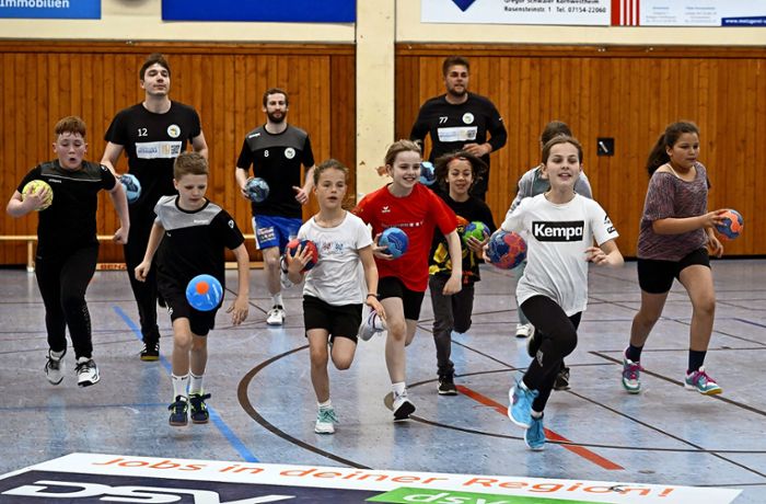 Saisonabschluss beim SV Kornwestheim: Drittliga-Handballer und Kids als ein Team