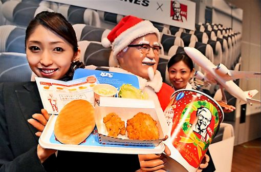 Hühnerteile von Kentucky Fried Chicken: Viele Japaner glauben, dass frittiertes Huhn zu einem gelungenen Weihnachten gehört. Foto: AFP/Kazuhiro Nogi