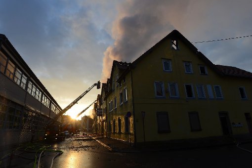 Bei einem Feuer in der Innenstadt von Backnang im Rems-Murr-Kreis sind in der Nacht zum Sonntag mehrere Menschen ums Leben gekommen. Foto: www.7aktuell.de | Oskar Eyb (103 Fotos)