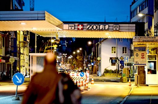Der Grenzübergang in Konstanz: In 300 Meter Entfernung betreiben die Schweizer eine Unterkunft für Abzuschiebende. Foto: dpa