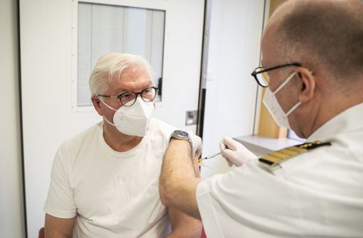 Hat eine erste Corona-Schutzimpfung bekommen: Frank-Walter Steinmeier Foto: dpa/Steffen Kugler