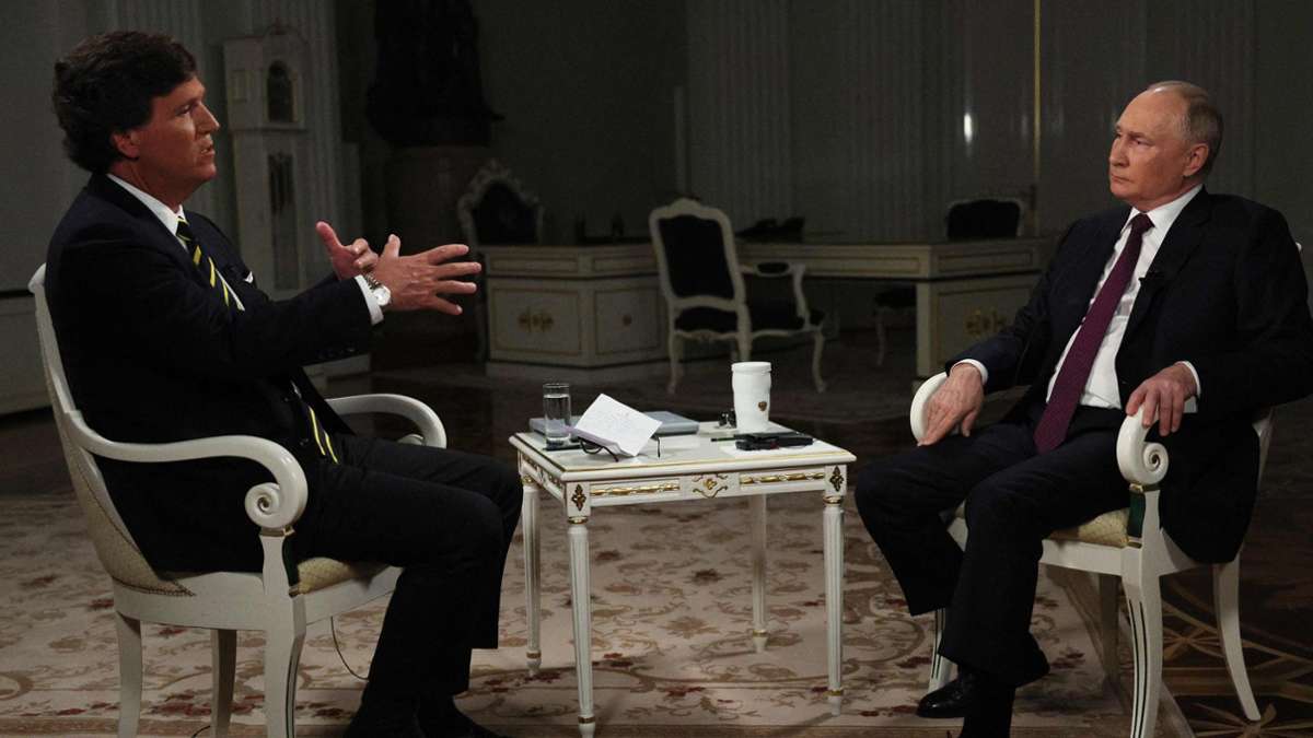 Tucker Carlson przeprowadza wywiad z Władimirem Putinem: „Nie ma sensu” najeżdżać Polski