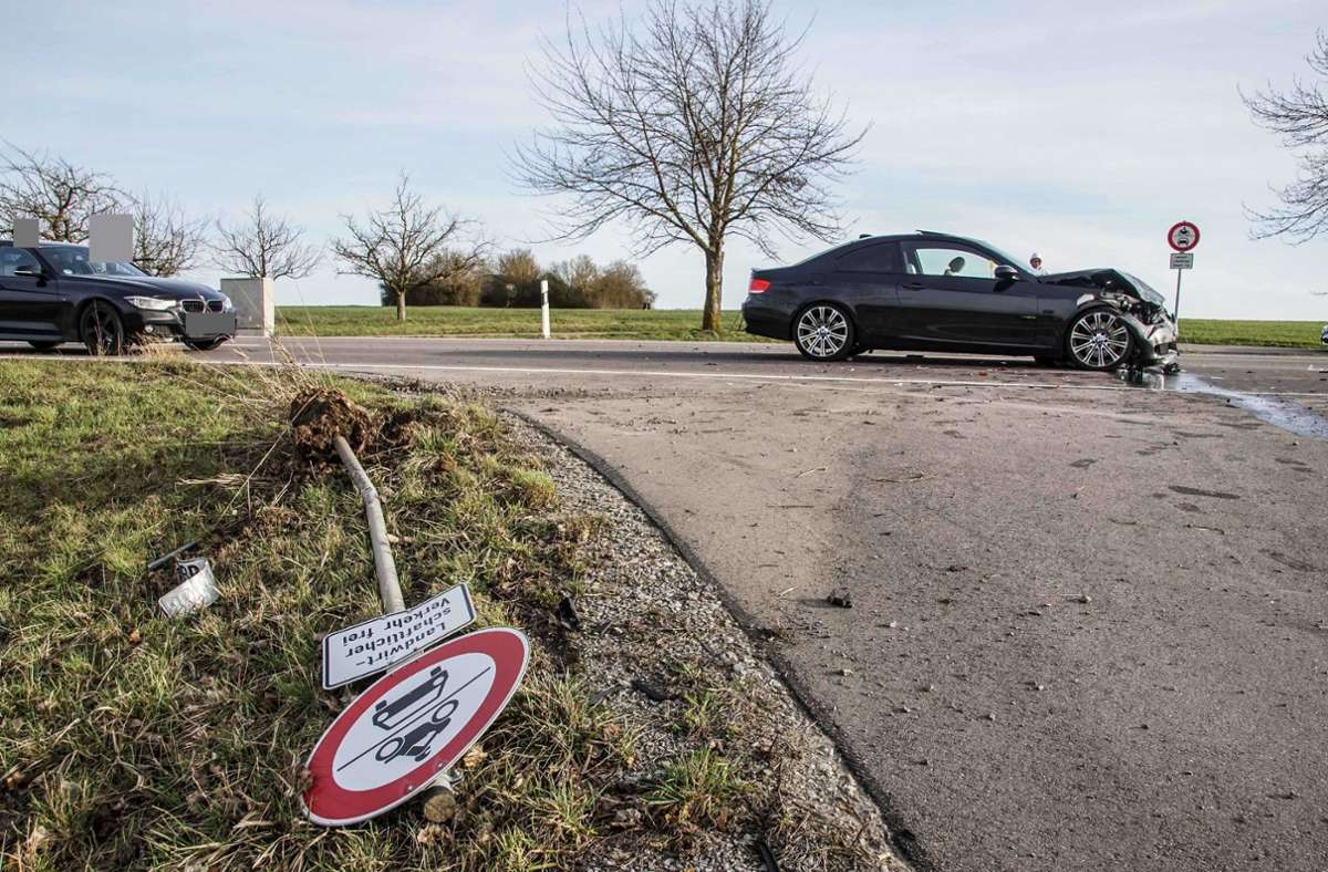 Schwerer Unfall bei Verkehrskontrolle in Darmsheim