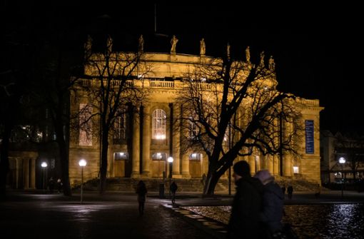 Ganz schön dunkel im Winter: das Stuttgarter Opernhaus Foto: Lichtgut/Achim Zweygarth