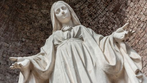 Dass sie frei vom „Makel der Erbsünde“ ist, unterscheidet Maria nach  katholischer Lehre von allen anderen Menschen. Es soll „ihre einzigartige Nähe zu Gott zum Ausdruck bringen“. Foto: Imago/Yay Images