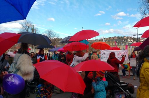 Frauen demonstrieren für eine gerechtere Bezahlung. Foto: /Sarah Mahlberg