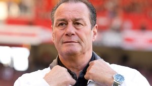 Huub Stevens ist nach nur fünf Monaten zurück beim VfB Stuttgart - unsere Presseschau... Foto: dpa