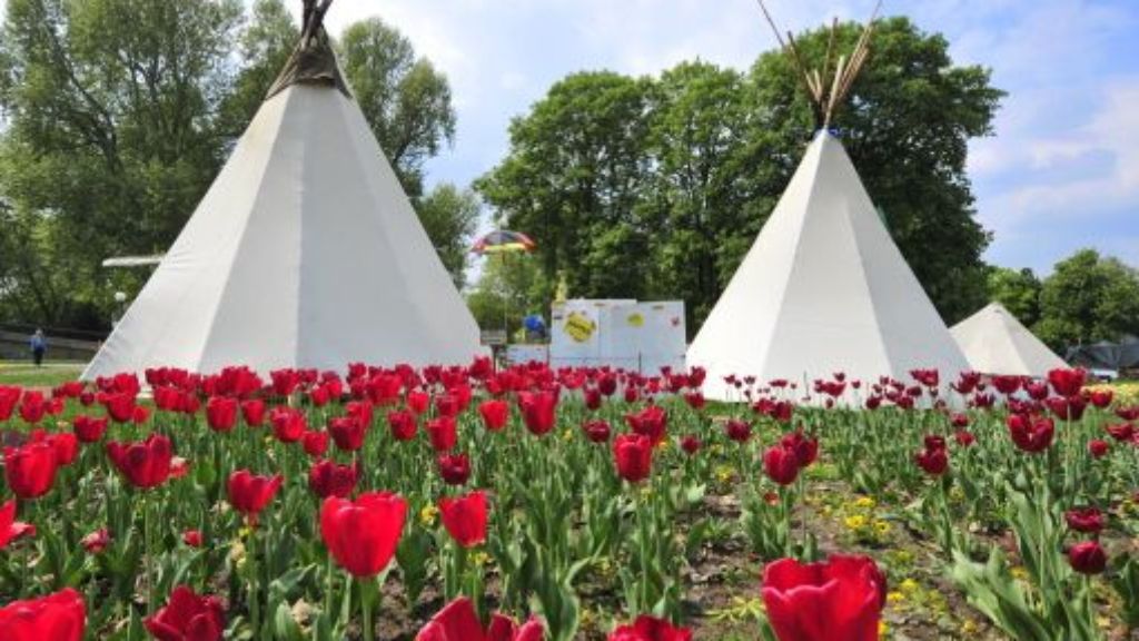 Joe Bauer in der Stadt: Die Indianer im Schlossgarten