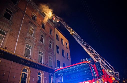 In Stuttgart-Ost ist es zu einem schweren Zimmerbrand gekommen. Foto: 7aktuell.de/Simon Adomat